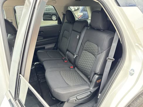 Used 2024 Nissan Pathfinder SV AWD/4WD image 12