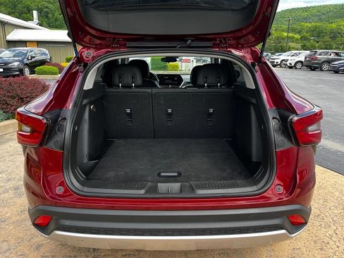 Used 2025 Chevrolet Trax LT FWD image 26