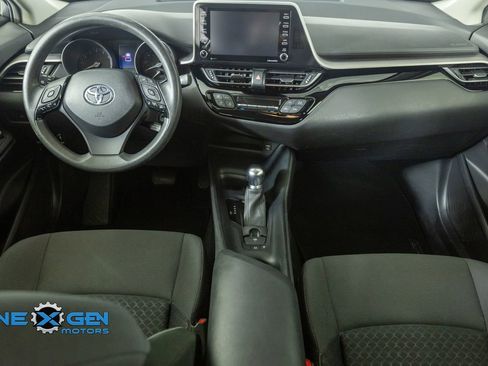 Used 2021 Toyota C-HR LE FWD image 28