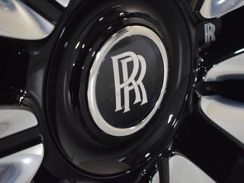 New 2025 Rolls-Royce Spectre w/ Leather Finishing Pack image 18