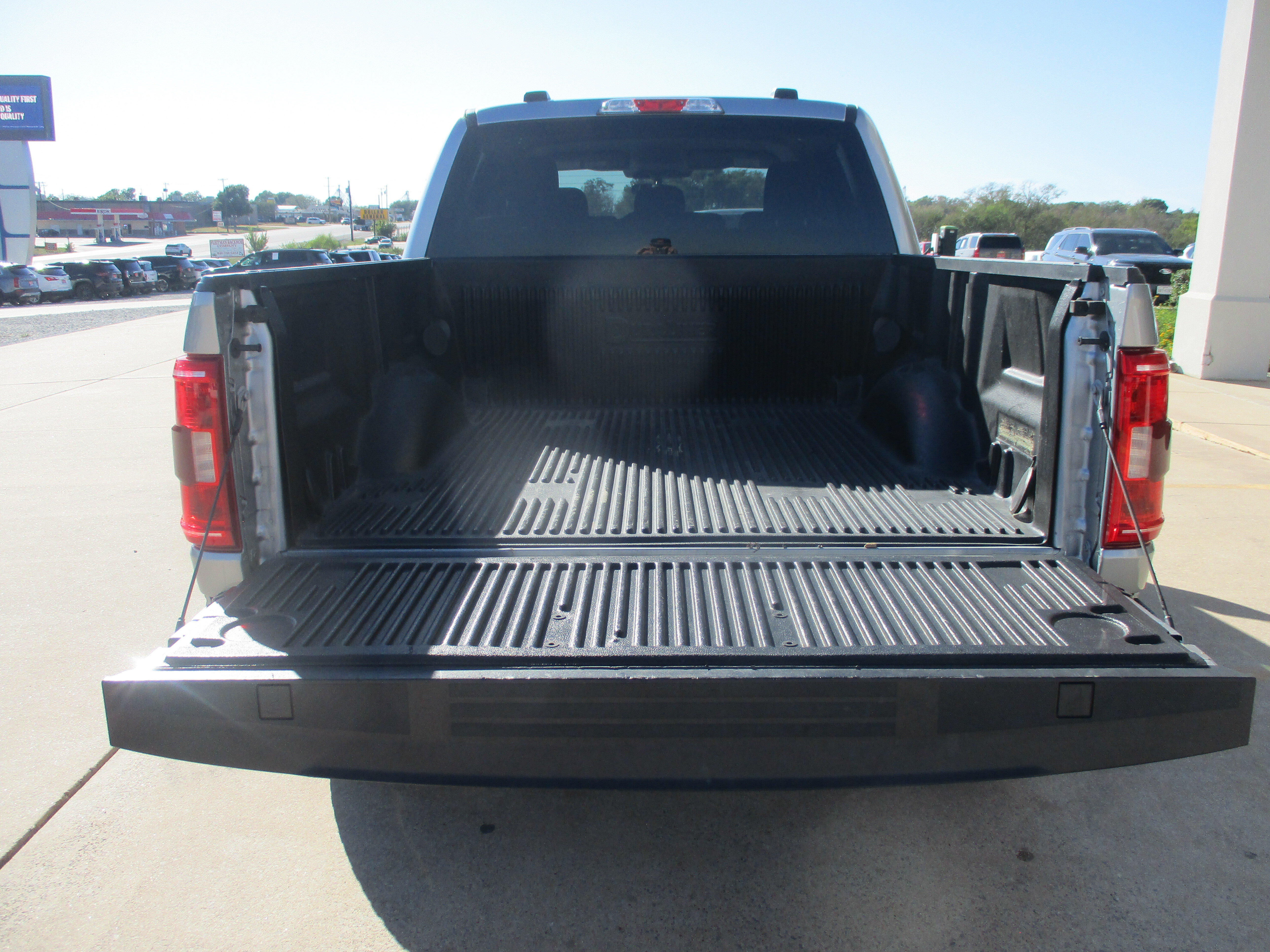 Used 2023 Ford F150 XLT AWD/4WD image 8