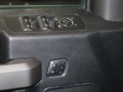 Used 2015 Ford F150 Platinum image 27