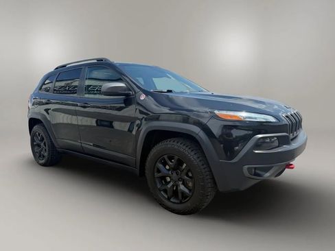Used 2016 Jeep Cherokee Trailhawk w/ Comfort/Convenience Group AWD/4WD image 5