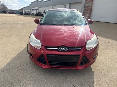 Used 2012 Ford Focus SE FWD image 2