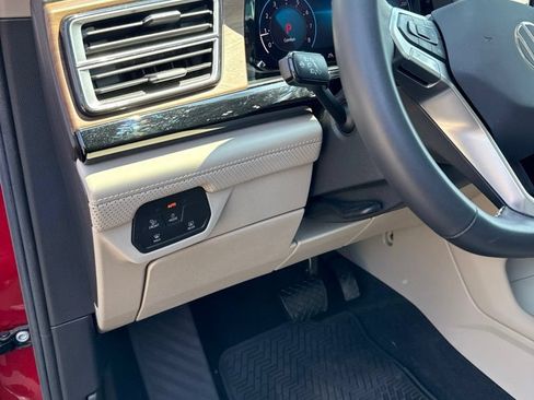 Used 2024 Volkswagen Atlas SE w/ Panoramic Sunroof Package AWD/4WD image 27