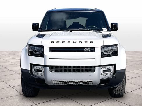 Used 2025 Land Rover Defender 110 S AWD/4WD image 3