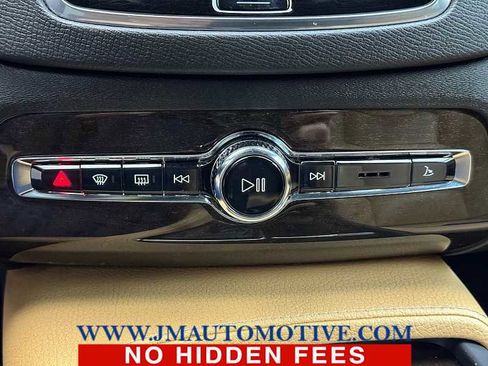 Used 2017 Volvo XC90 T6 Momentum w/ Vision Package image 35