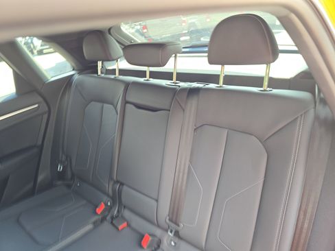 New 2025 Audi Q3 2.0T Premium image 14