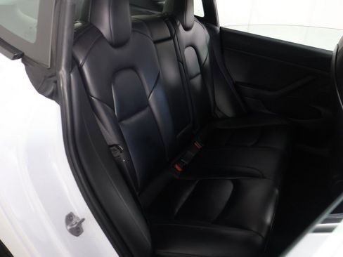 Used 2023 Tesla Model 3 Standard Range image 32