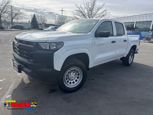Used 2025 Chevrolet Colorado W/T w/ Advanced Trailering Package AWD/4WD image 1