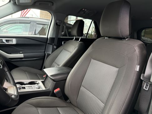 Used 2023 Ford Explorer XLT w/ Class IV Trailer Tow Package AWD/4WD image 9