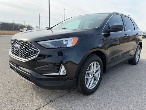 Used 2024 Ford Edge SEL w/ Convenience Package image 3