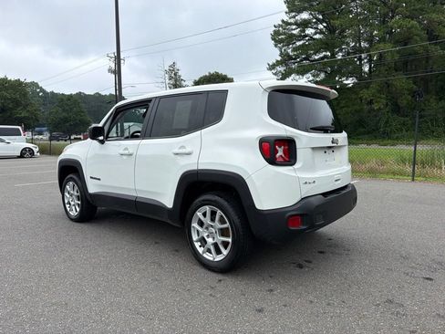 Used 2023 Jeep Renegade Latitude AWD/4WD image 7
