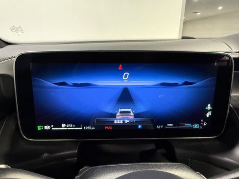 Used 2024 Mercedes-Benz GLC 300 4MATIC w/ AMG Line image 34