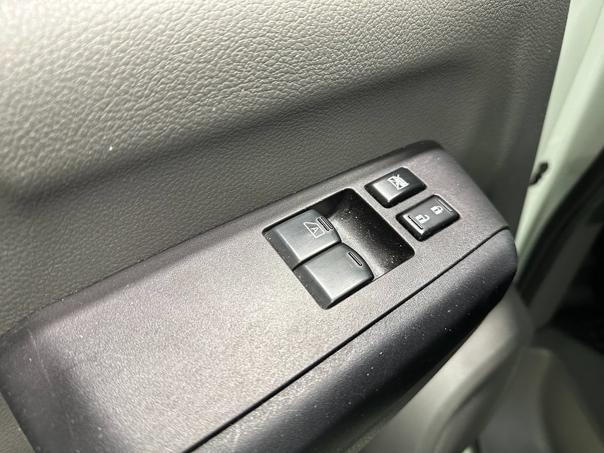 Used 2017 Nissan NV 2500 SV w/ Technology Package RWD image 23