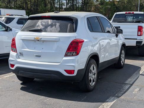 Used 2018 Chevrolet Trax LS image 3