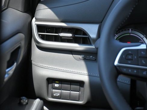 Used 2025 Toyota Highlander XLE image 21