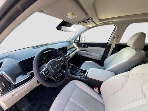 Used 2025 Kia Sorento S w/ Panoramic Sunroof Package FWD image 21