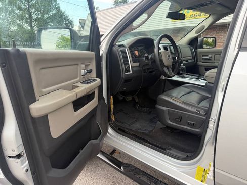 Used 2010 Dodge Ram 1500 Truck SLT RWD image 11