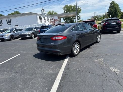 Used 2015 Ford Fusion SE FWD image 5