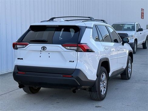 Used 2025 Toyota RAV4 XLE image 4