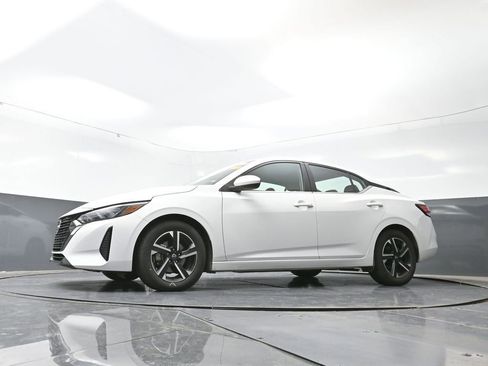 Used 2024 Nissan Sentra SV image 28