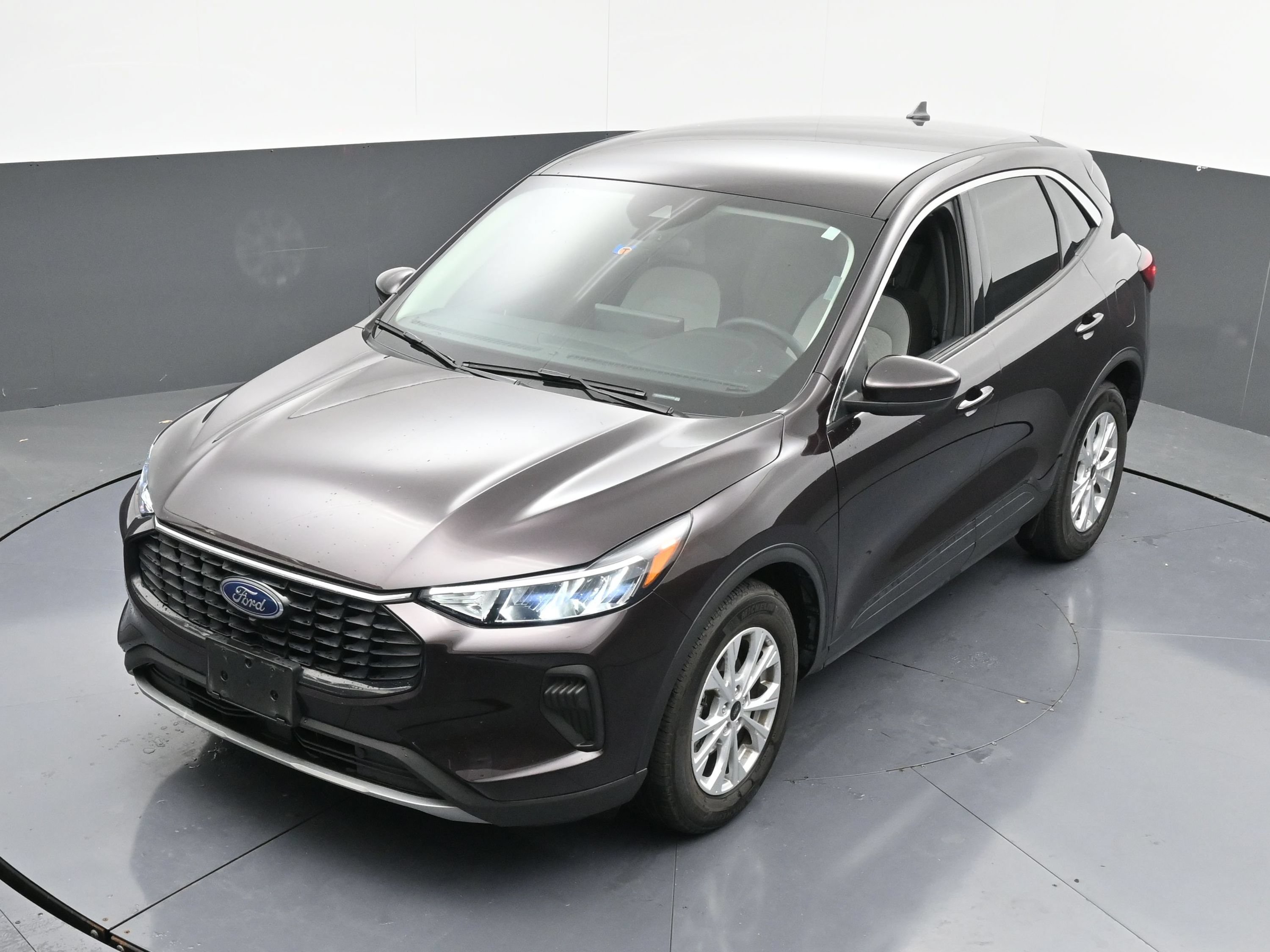Used 2023 Ford Escape Active w/ Tech Pack #2 FWD image 34