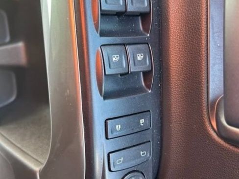 Used 2018 Chevrolet Silverado 1500 LT AWD/4WD image 23