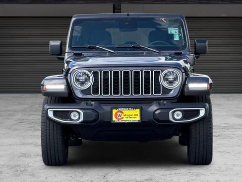 Used 2025 Jeep Wrangler Unlimited Sahara image 10