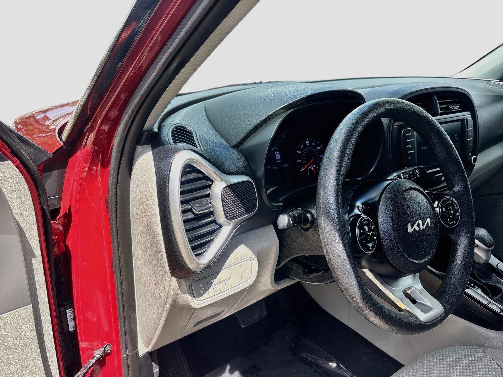 Used 2022 Kia Soul LX w/ Technology Package FWD image 20