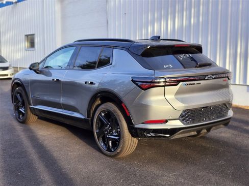 New 2026 Chevrolet Equinox EV RS image 3