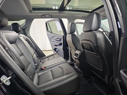 Used 2024 GMC Terrain SLT w/ Tech Package image 14