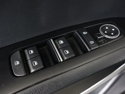 Used 2023 Kia Soul LX w/ LX Technology Package image 35