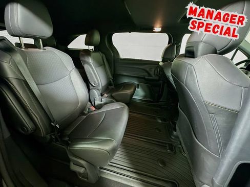 Used 2023 Toyota Sienna XLE Woodland Edition AWD/4WD image 29