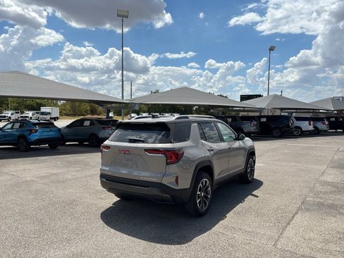 Used 2027 GMC Terrain Elevation w/ Elevation Premium Package FWD image 5
