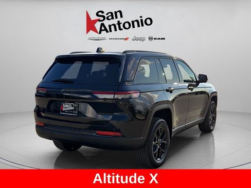 New 2025 Jeep Grand Cherokee Altitude RWD image 8