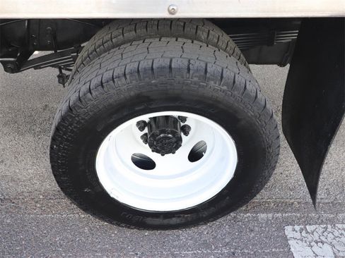 Certified 2022 Ford E-450 and Econoline 450 Super Duty w/ Power Windows & Locks Group image 21