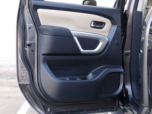 Used 2017 Nissan Titan SL w/ SL Towing Convenience Package image 37