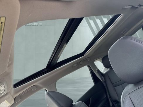 Used 2018 Nissan Rogue SL w/ Premium Package image 20