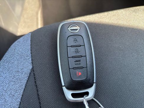 Used 2025 Nissan Versa SV FWD image 18