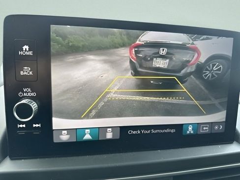 Used 2025 Honda Pilot Touring image 24