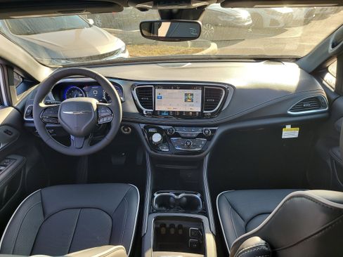 New 2026 Chrysler Pacifica Limited w/ S Appearance Package image 13