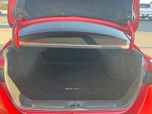 Used 2020 Nissan Sentra SV FWD image 34