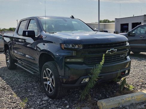 Used 2020 Chevrolet Silverado 1500 LT Trail Boss AWD/4WD image 2