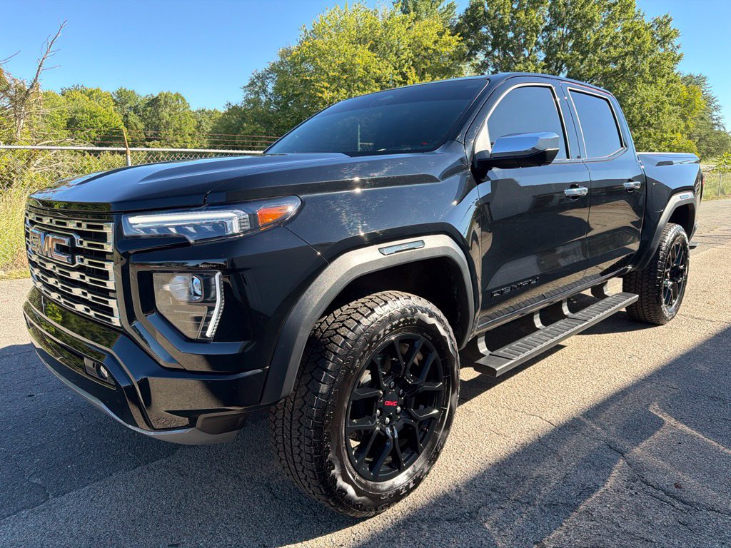 Used 2025 GMC Canyon Denali w/ LPO, Denali Black Edition AWD/4WD image 6