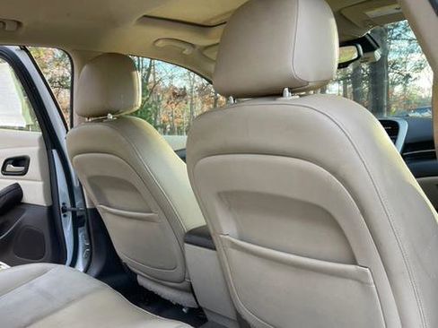 Used 2016 Chevrolet Malibu LT image 12