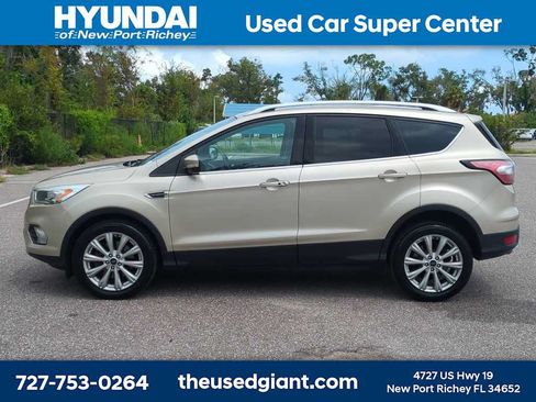 Used 2017 Ford Escape Titanium w/ Equipment Group 301A AWD/4WD image 2