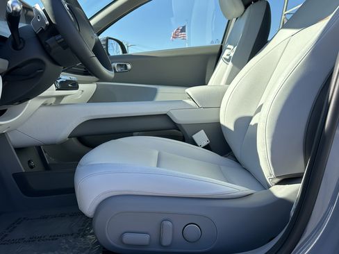 Used 2024 Hyundai Ioniq 6 SEL image 12