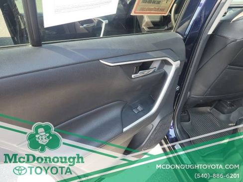 Used 2021 Toyota RAV4 XLE w/ Convenience Package AWD/4WD image 22