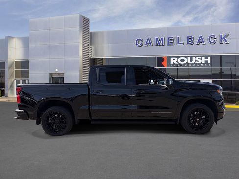Used 2025 Chevrolet Silverado 1500 High Country w/ High Country Premium Package AWD/4WD image 6